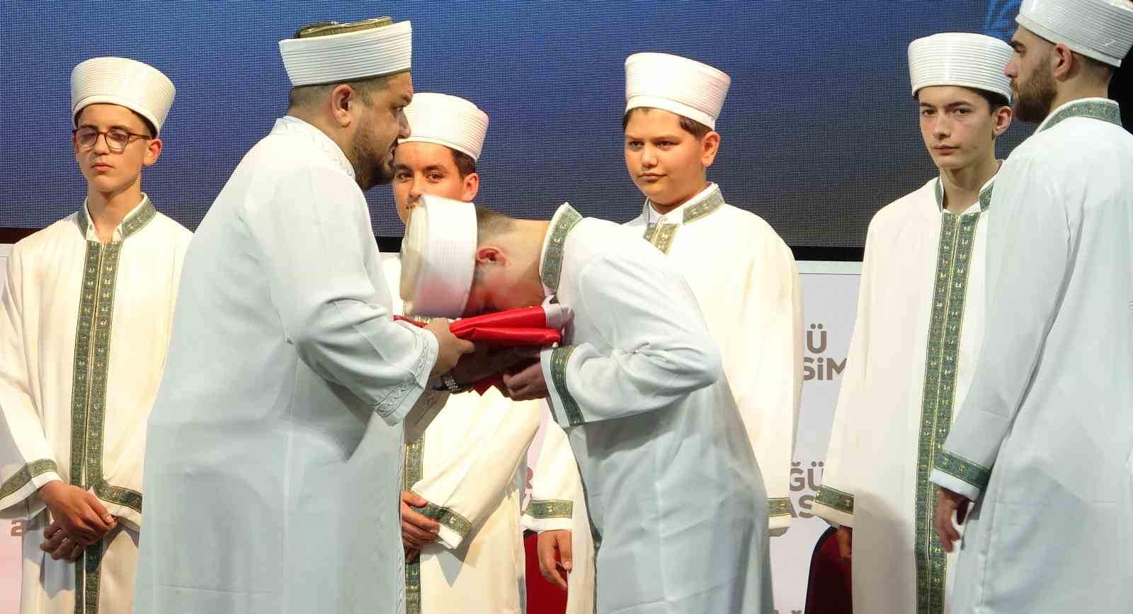 Mersin’de 260 öğrenci hafızlık icazeti aldı
