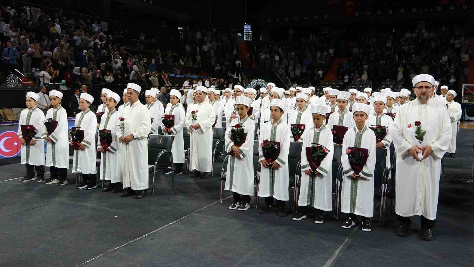 Mersin’de 260 öğrenci hafızlık icazeti aldı
