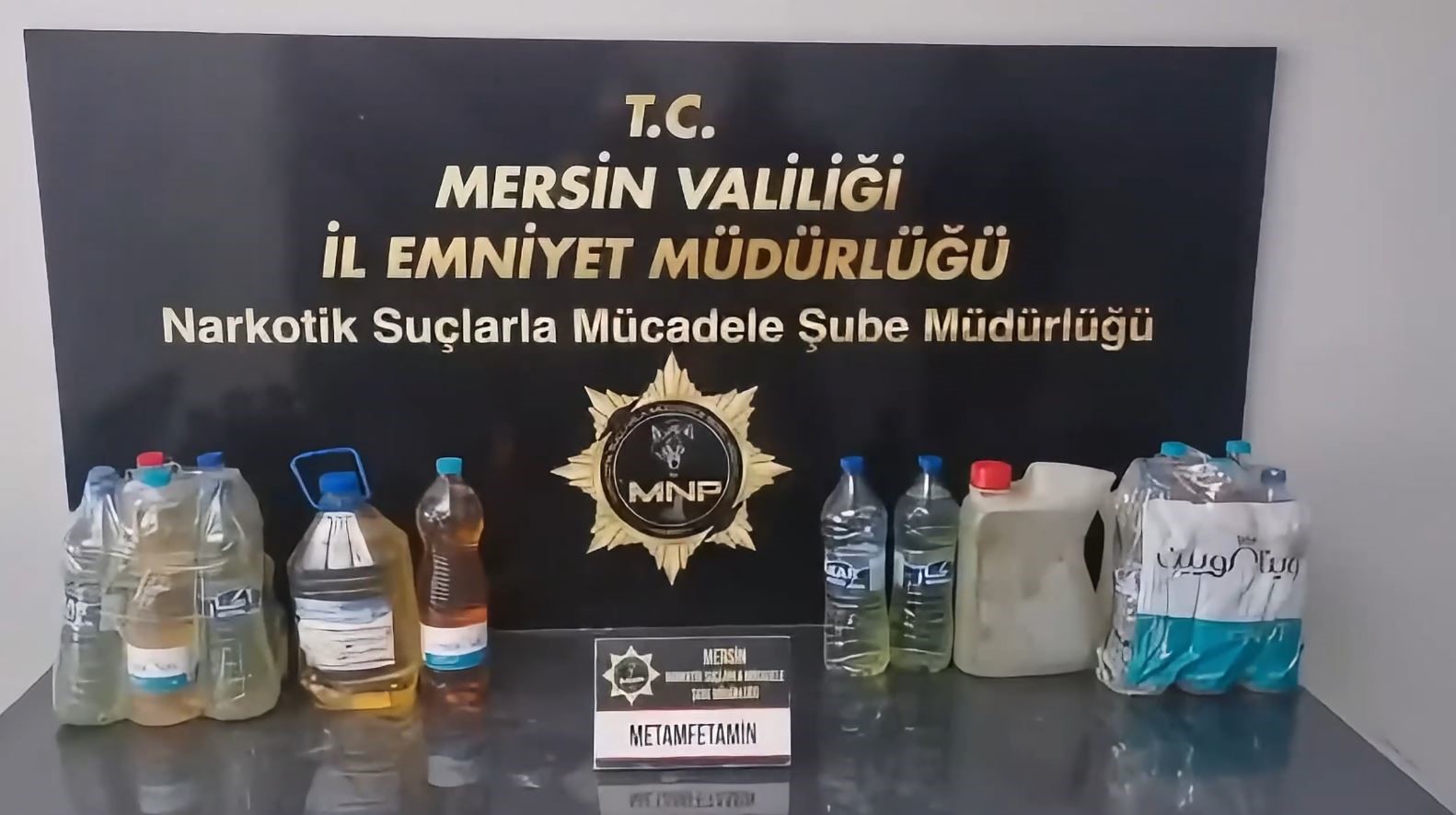 Mersin’de 27 litre metamfetamin ele geçirildi: 3 tutuklama
