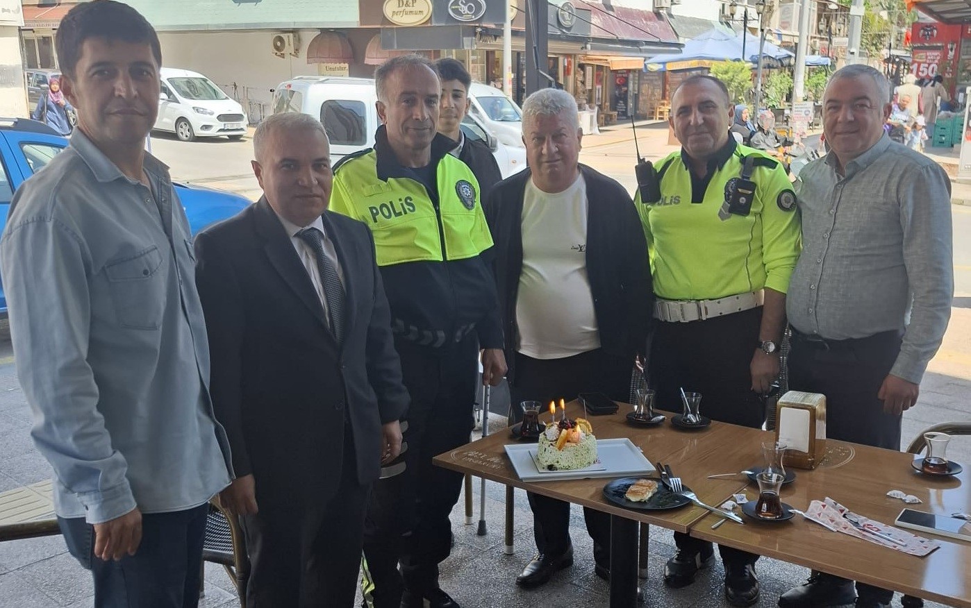 Mersin’de 28 yıllık polis memuru telsizden veda etti
