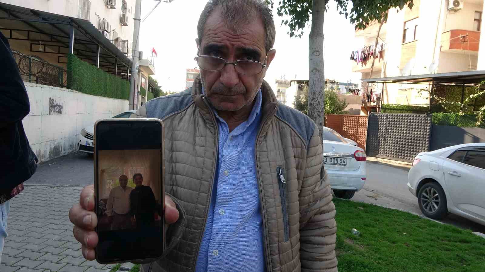 Mersin’de 3 kızın öldüğü kazanın ardından acılı babadan yürek yakan sözler
Mersin’de 3 kızın öldüğü kazanın ardından acılı babadan yürek yakan sözler