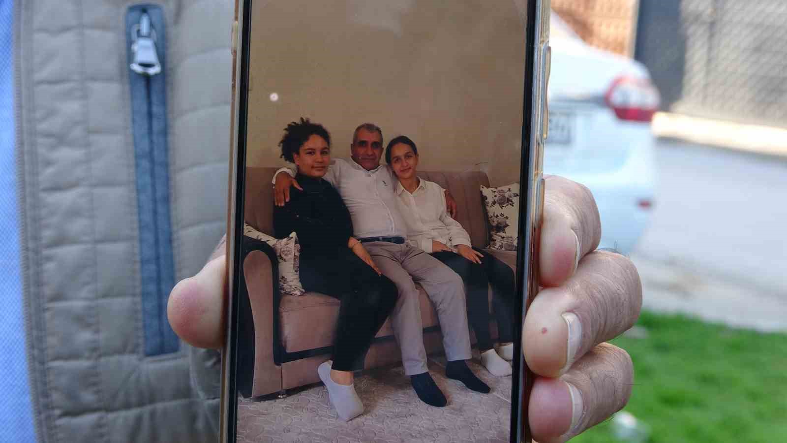 Mersin’de 3 kızın öldüğü kazanın ardından acılı babadan yürek yakan sözler
Mersin’de 3 kızın öldüğü kazanın ardından acılı babadan yürek yakan sözler