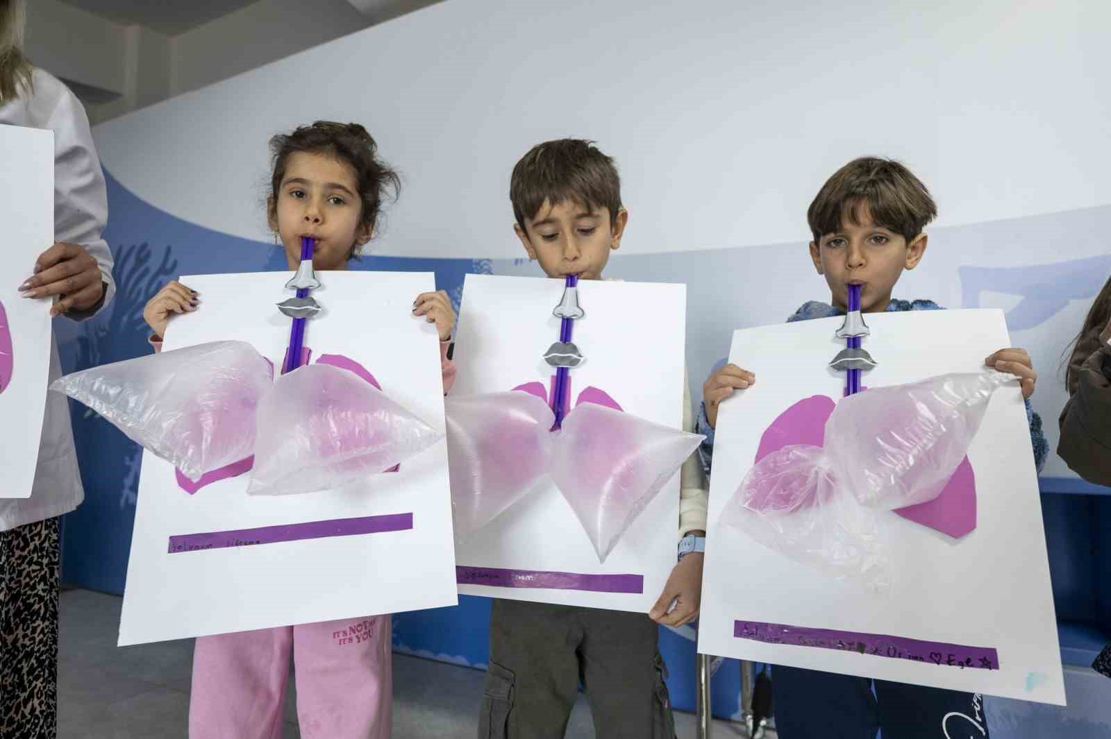 Mersin’de çocuklar yarıyıl tatilinde bilimi keşfediyor
