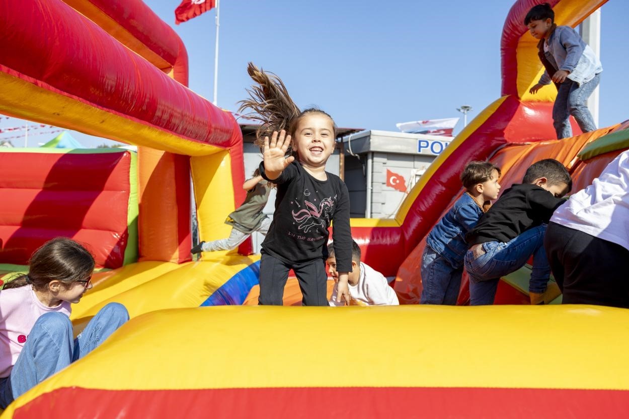 Mersin’de çocuklara eşit gelecek için güçlü destek
