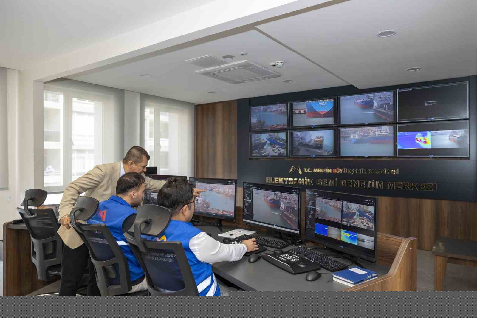 Mersin’de denizi kirleten gemiye 13 milyon TL ceza kesildi, gemi rıhtıma bağlandı
