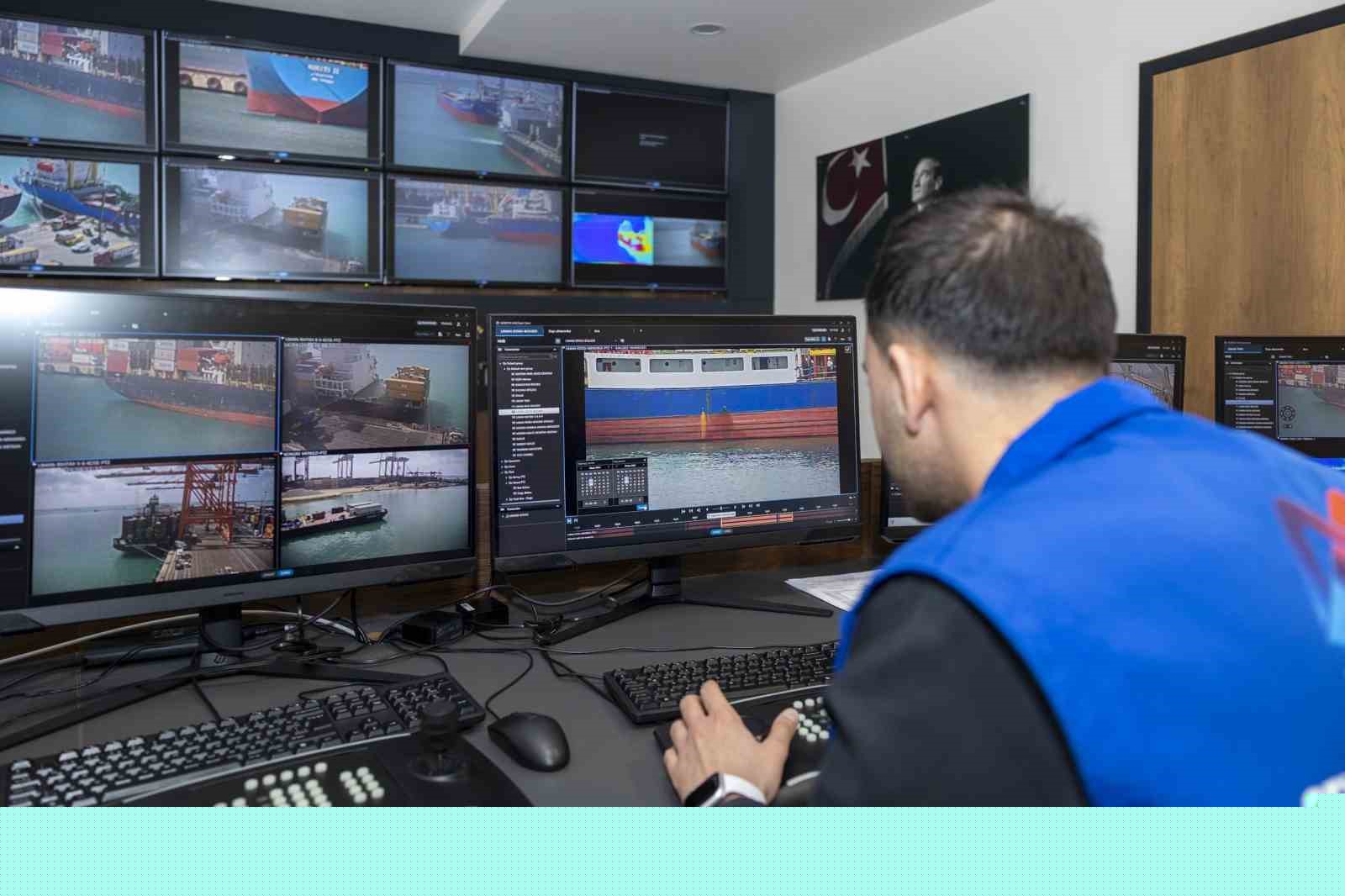 Mersin’de denizi kirleten gemiye 13 milyon TL ceza kesildi, gemi rıhtıma bağlandı
