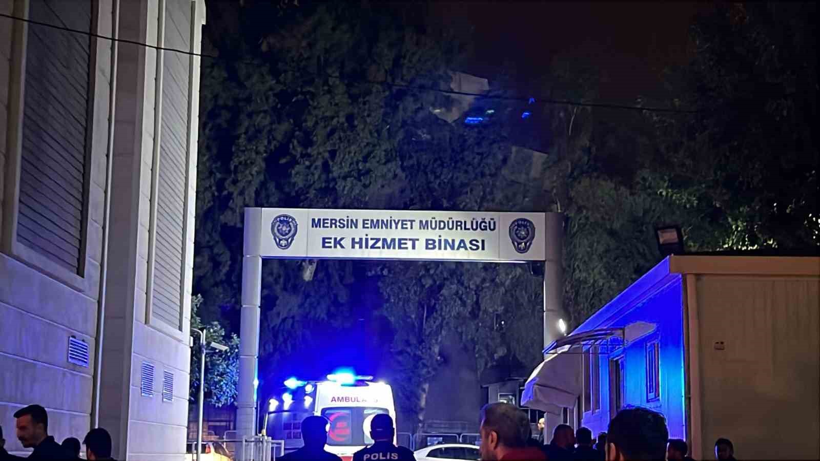 Mersin’de emniyetin ek binasında çıkan yangın büyümeden söndürüldü
