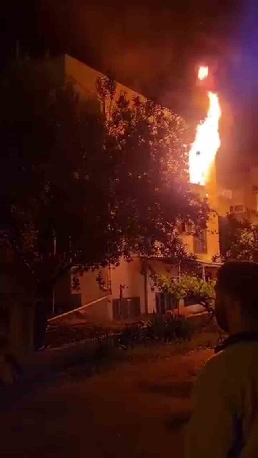 Mersin’de ev yangını
