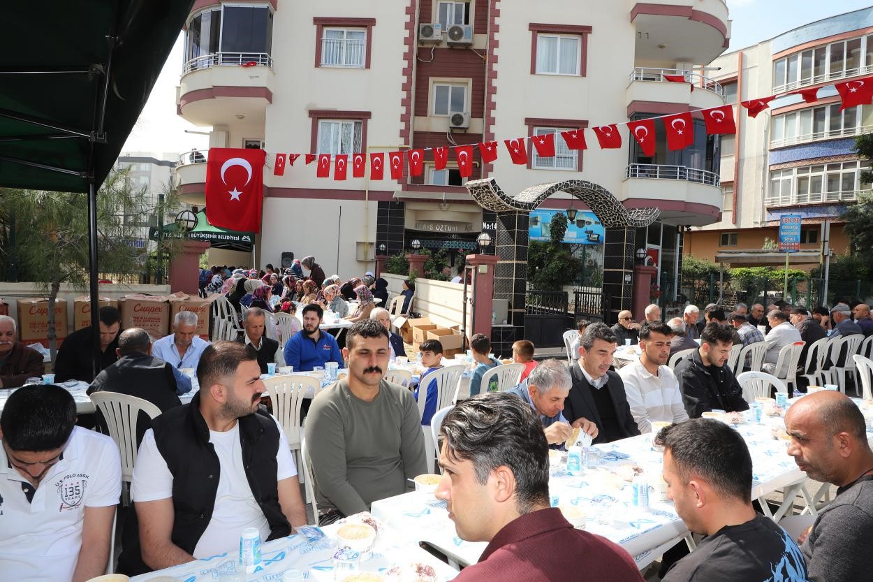 Mersin’de hayatını kaybeden itfaiyeci Çelikkaya yıl dönümünde anıldı

