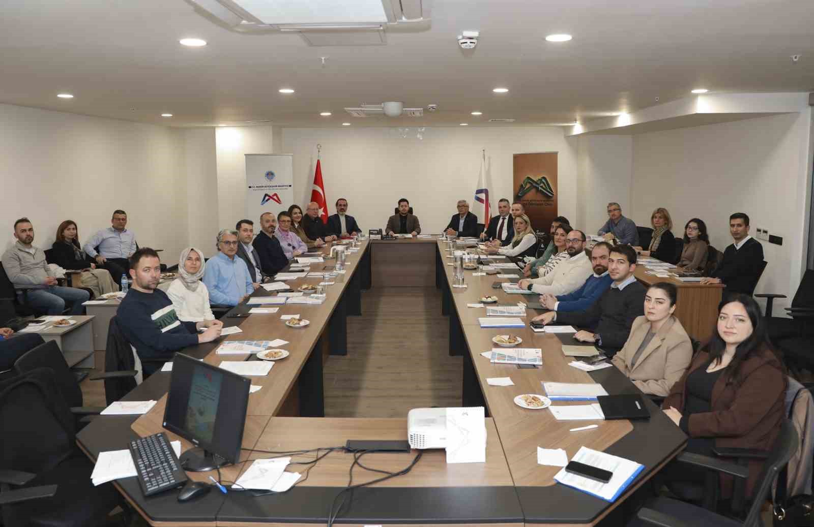 Mersin’de iklim ve sürdürülebilirlik çalışmaları masaya yatırıldı
Mersin’de iklim ve sürdürülebilirlik çalışmaları masaya yatırıldı