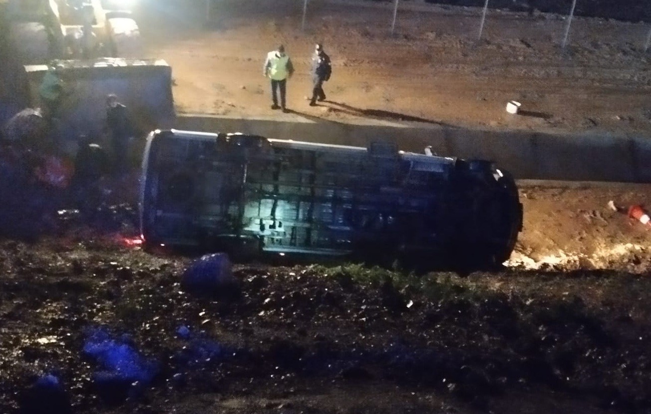 Mersin’de işçi servisi uçuruma yuvarlandı: 13 yaralı
