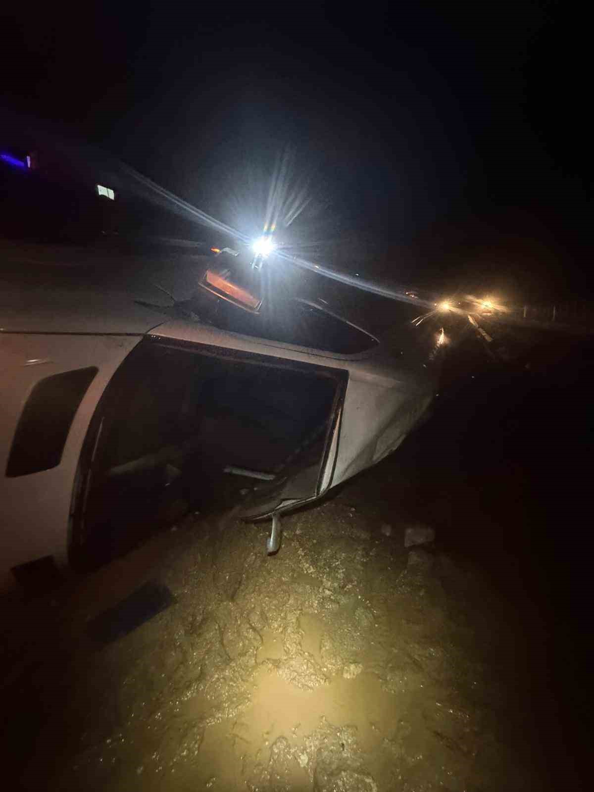 Mersin’de işçi servisi uçuruma yuvarlandı: 13 yaralı
