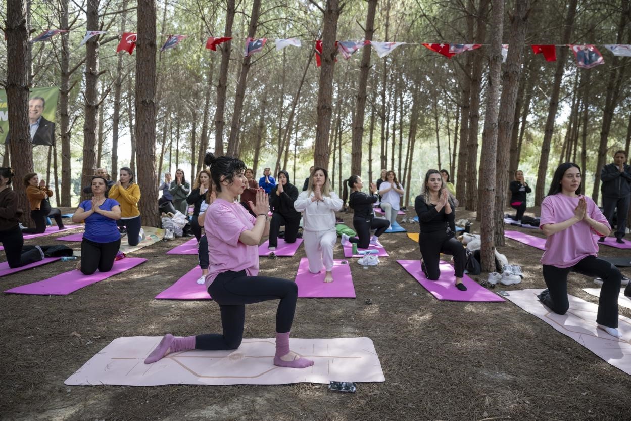 Mersin’de kadınlar doğada yoga ve sanatla buluştu
