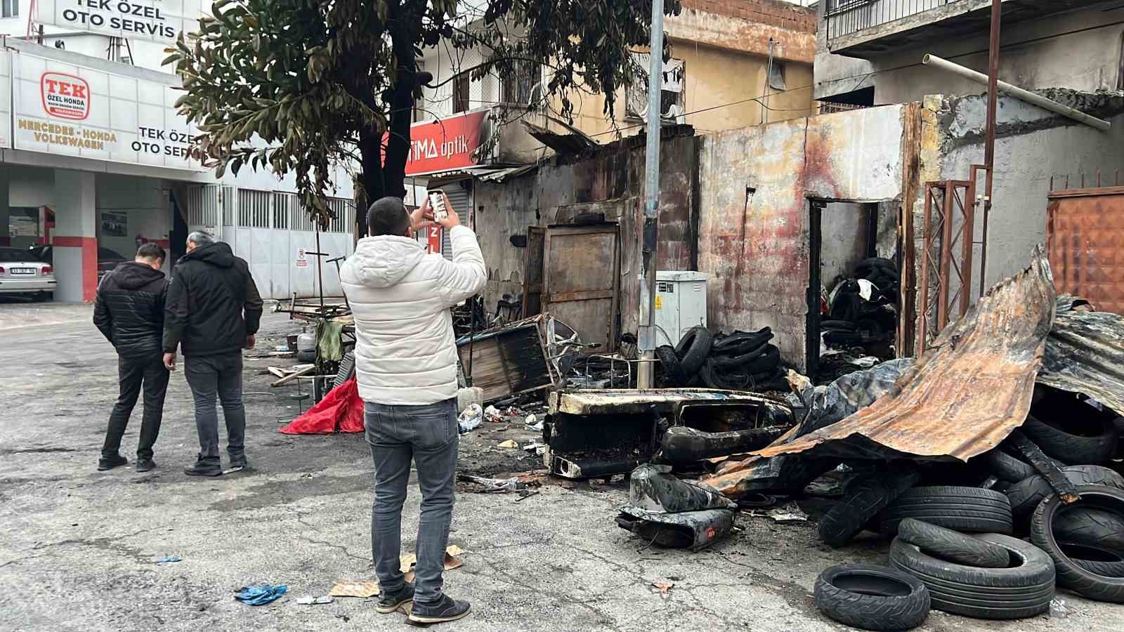 Mersin’de kundaklanan evde 58 yaşındaki kişi ağır yaralandı
Mersin’de kundaklanan evde 58 yaşındaki kişi ağır yaralandı