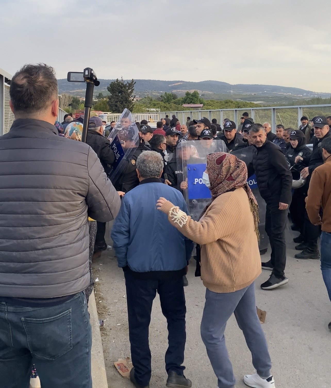 Mersin’de ormanlık alana ekili narenciye bahçelerinin kaldırılması kararına tepki
