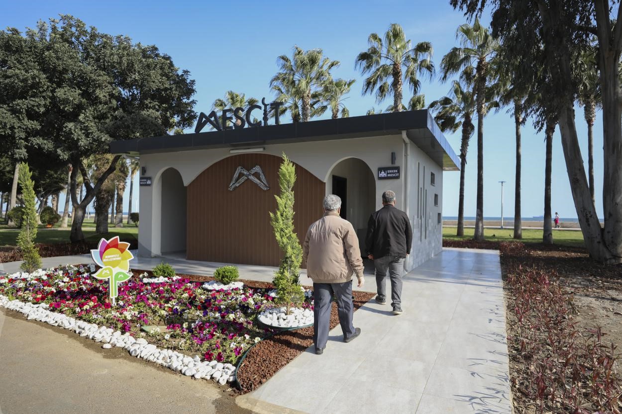 Mersin’de sahil bandına modern mescit
Mersin’de sahil bandına modern mescit