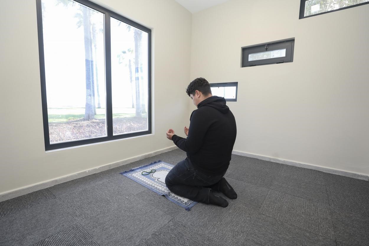 Mersin’de sahil bandına modern mescit
Mersin’de sahil bandına modern mescit