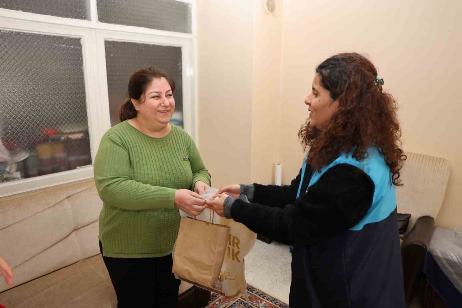 Mersin’de şehit aileleri bayram öncesi unutulmadı
