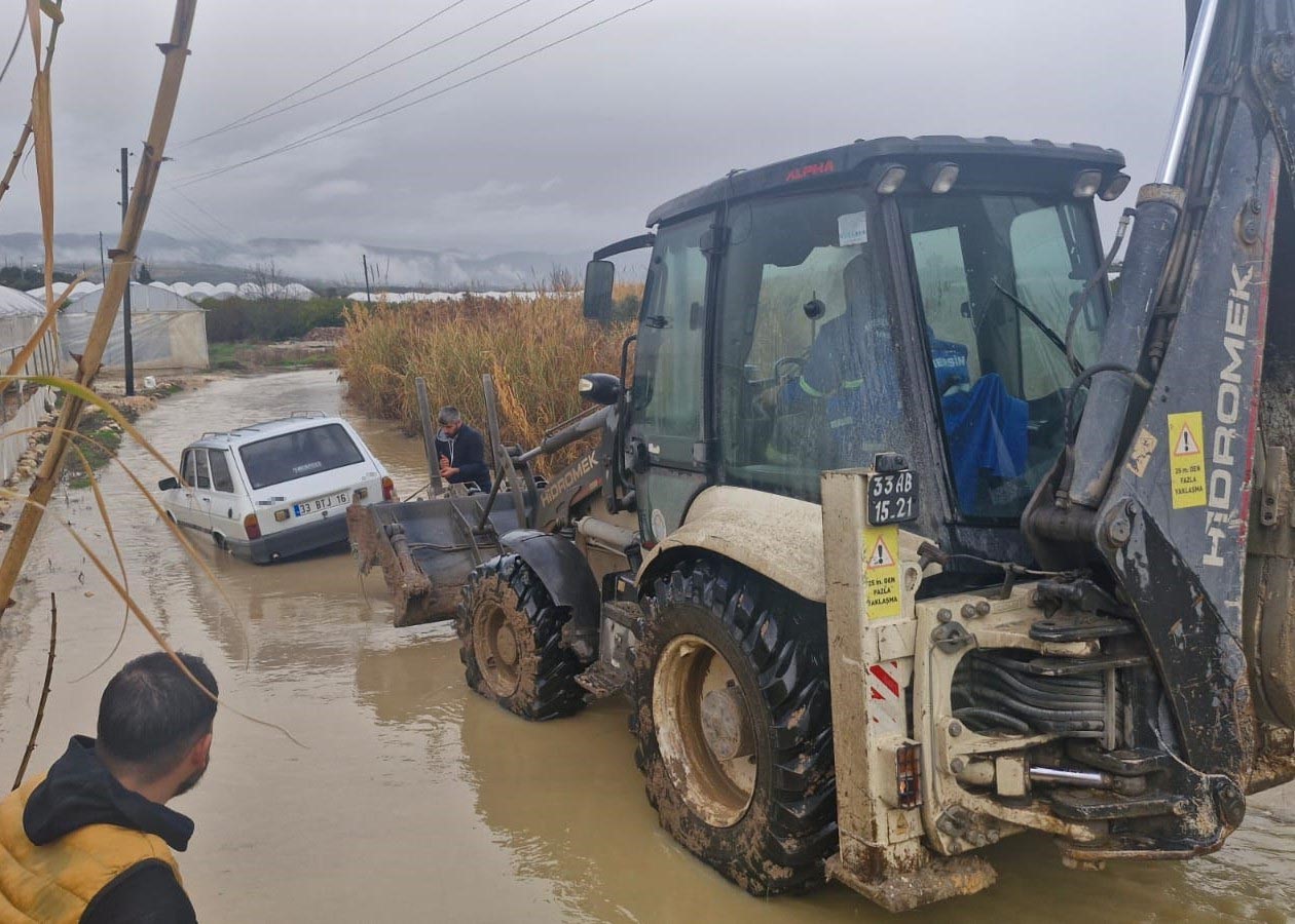 Mersin’de selin yaraları sarılıyor
