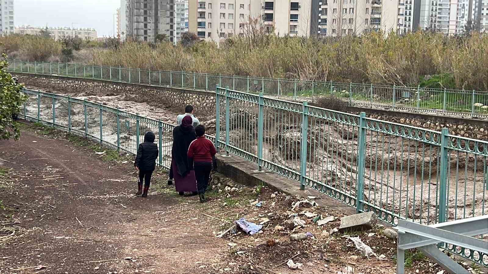 Mersin’de selin yaraları sarılıyor
