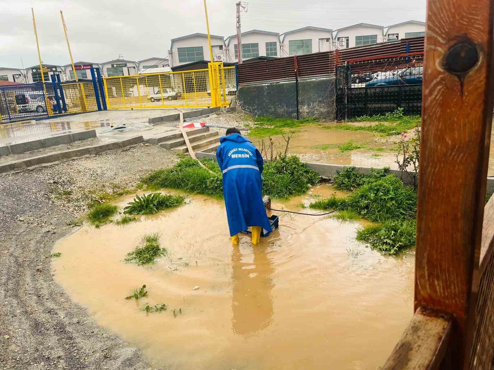 Mersin’de selin yaraları sarılıyor
