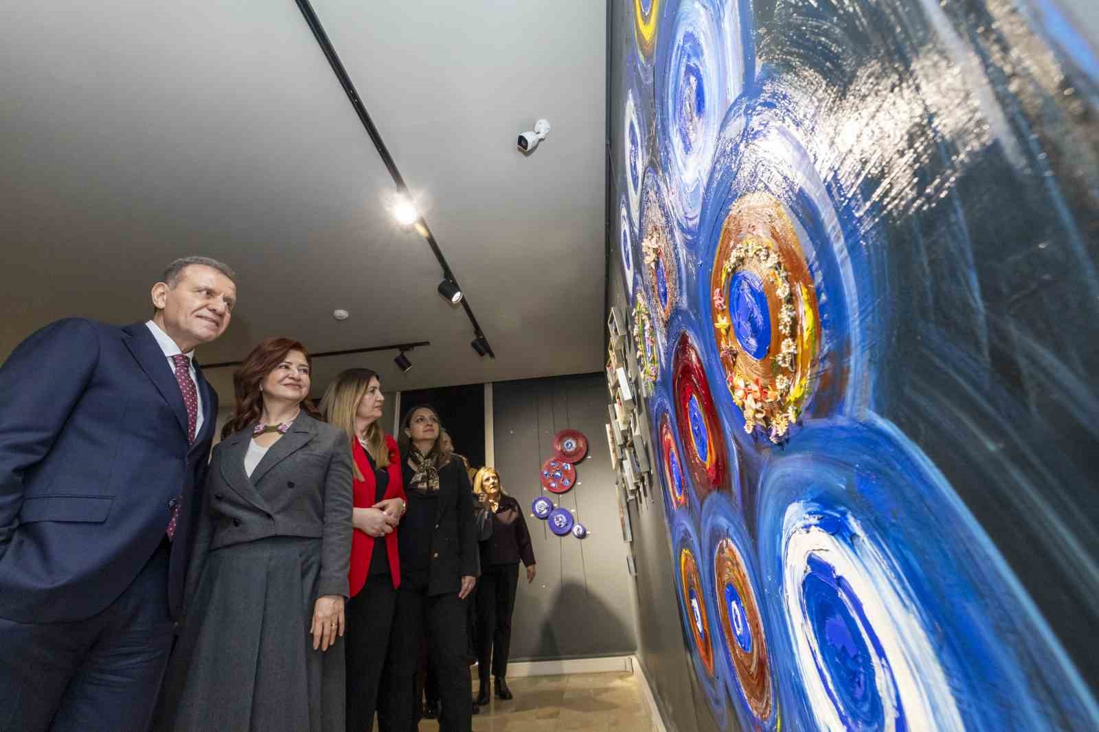 Mersin’de ‘Sessiz Mirasın Sesi’ sergisi sanatseverlerle buluştu
Mersin’de ‘Sessiz Mirasın Sesi’ sergisi sanatseverlerle buluştu