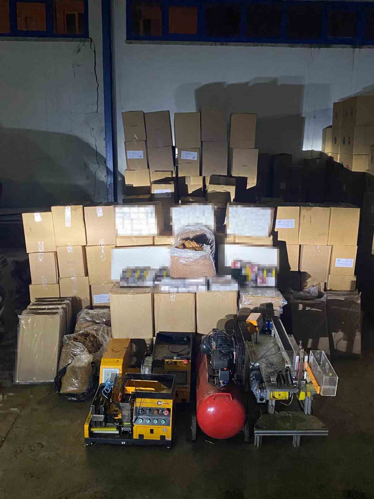 Mersin’de sigara kaçakçılarına operasyon: 4 tutuklama
Mersin’de sigara kaçakçılarına operasyon: 4 tutuklama