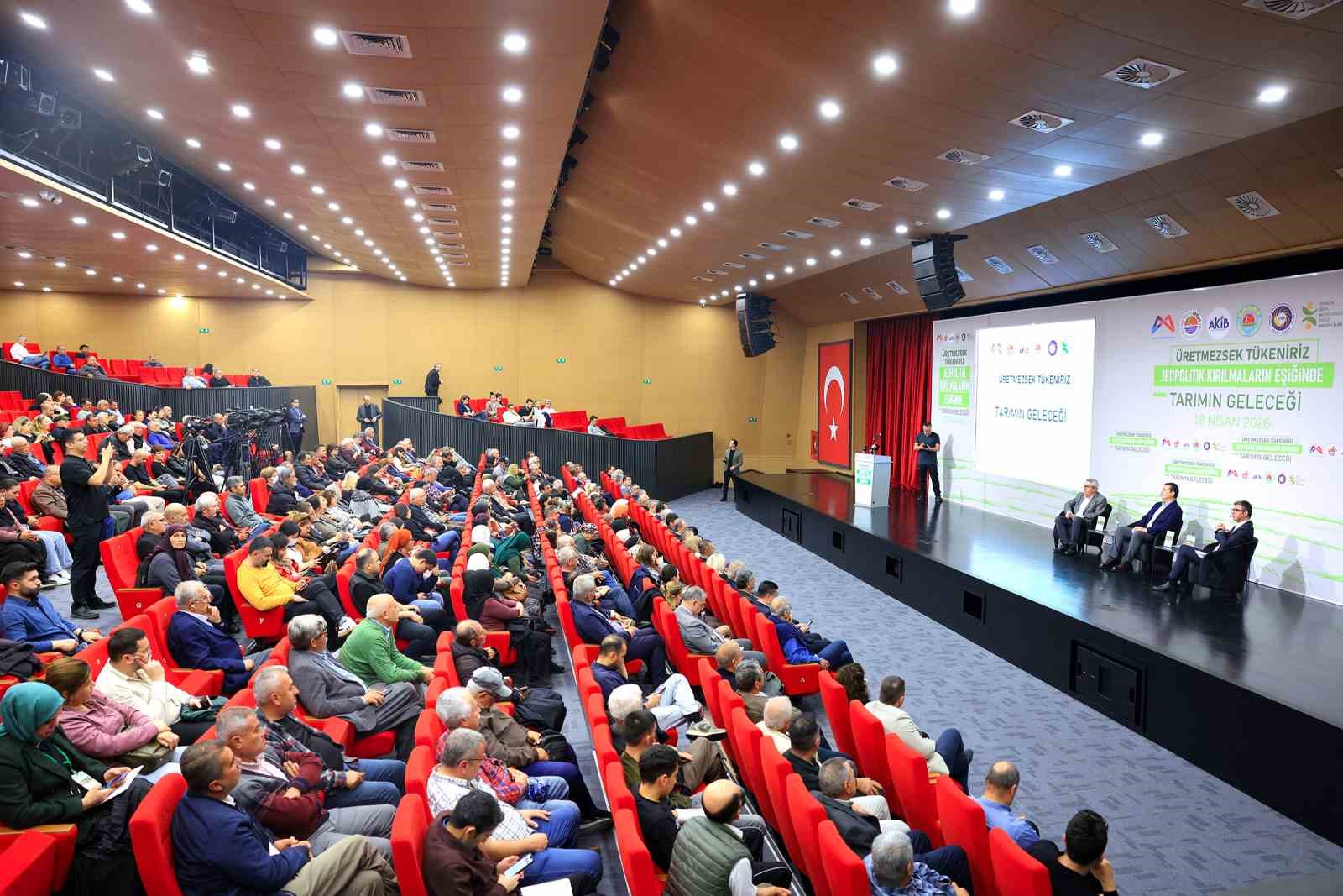 Mersin’de tarımın geleceği jeopolitik gelişmeler ışığında ele alındı
