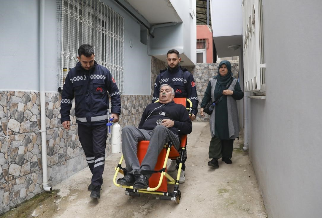 Mersin’de ücretsiz hasta nakil ambulansı hizmeti 85 bin hastaya ulaştı
Mersin’de ücretsiz hasta nakil ambulansı hizmeti 85 bin hastaya ulaştı