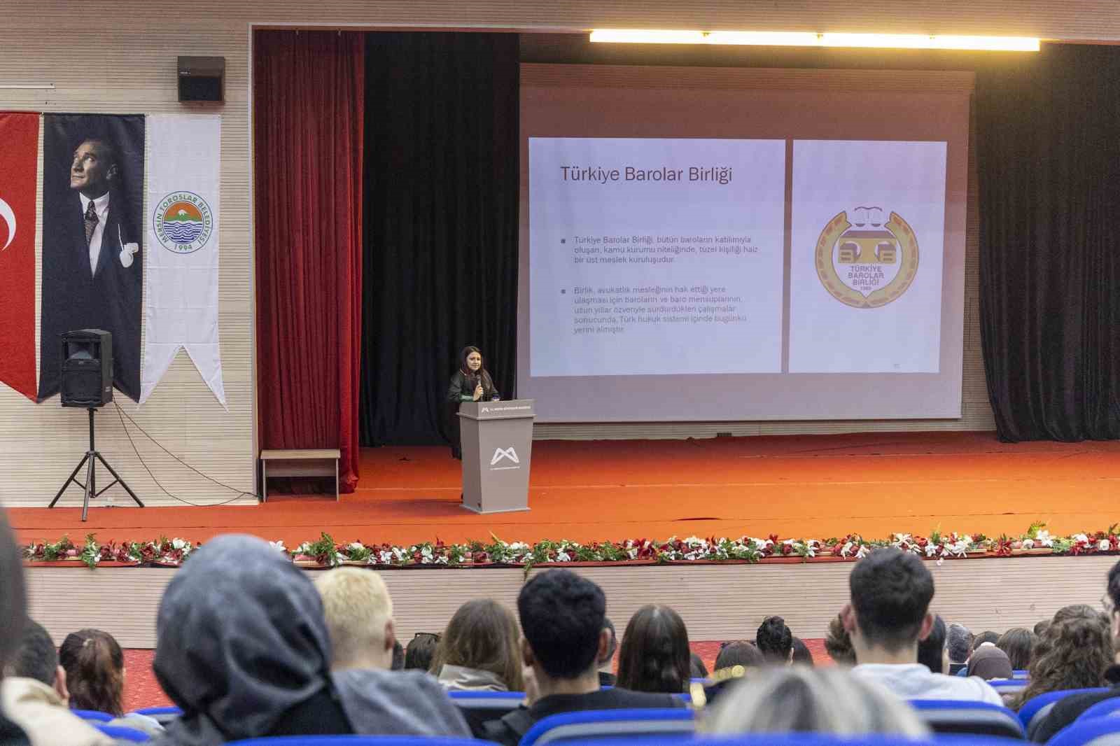 Mersin’de üniversite adaylarına meslek tanıtım semineri
Mersin’de üniversite adaylarına meslek tanıtım semineri