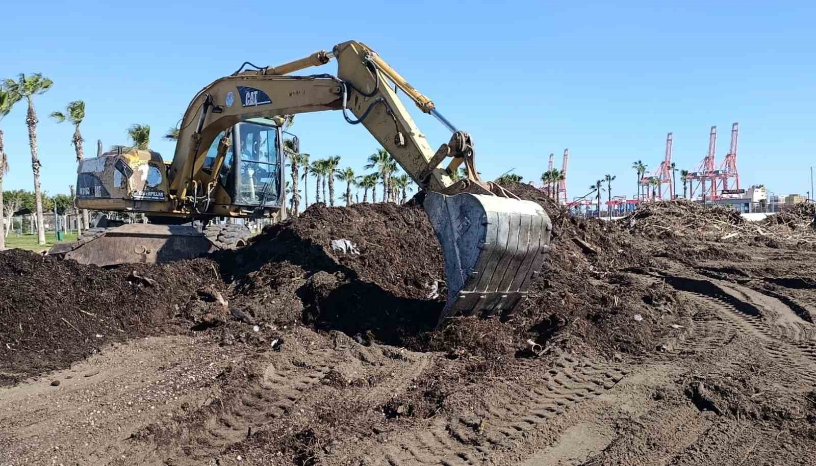 Mersin’de yağıştan etkilenen bölgelerde onarım çalışması sürüyor
Mersin’de yağıştan etkilenen bölgelerde onarım çalışması sürüyor