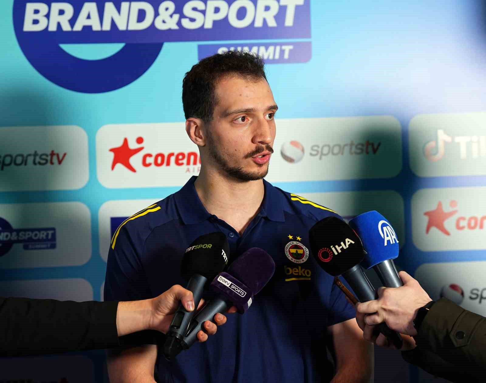 Mert Emre Ekşioğlu: "Alabileceğimiz bütün kupaları almak istiyoruz"
