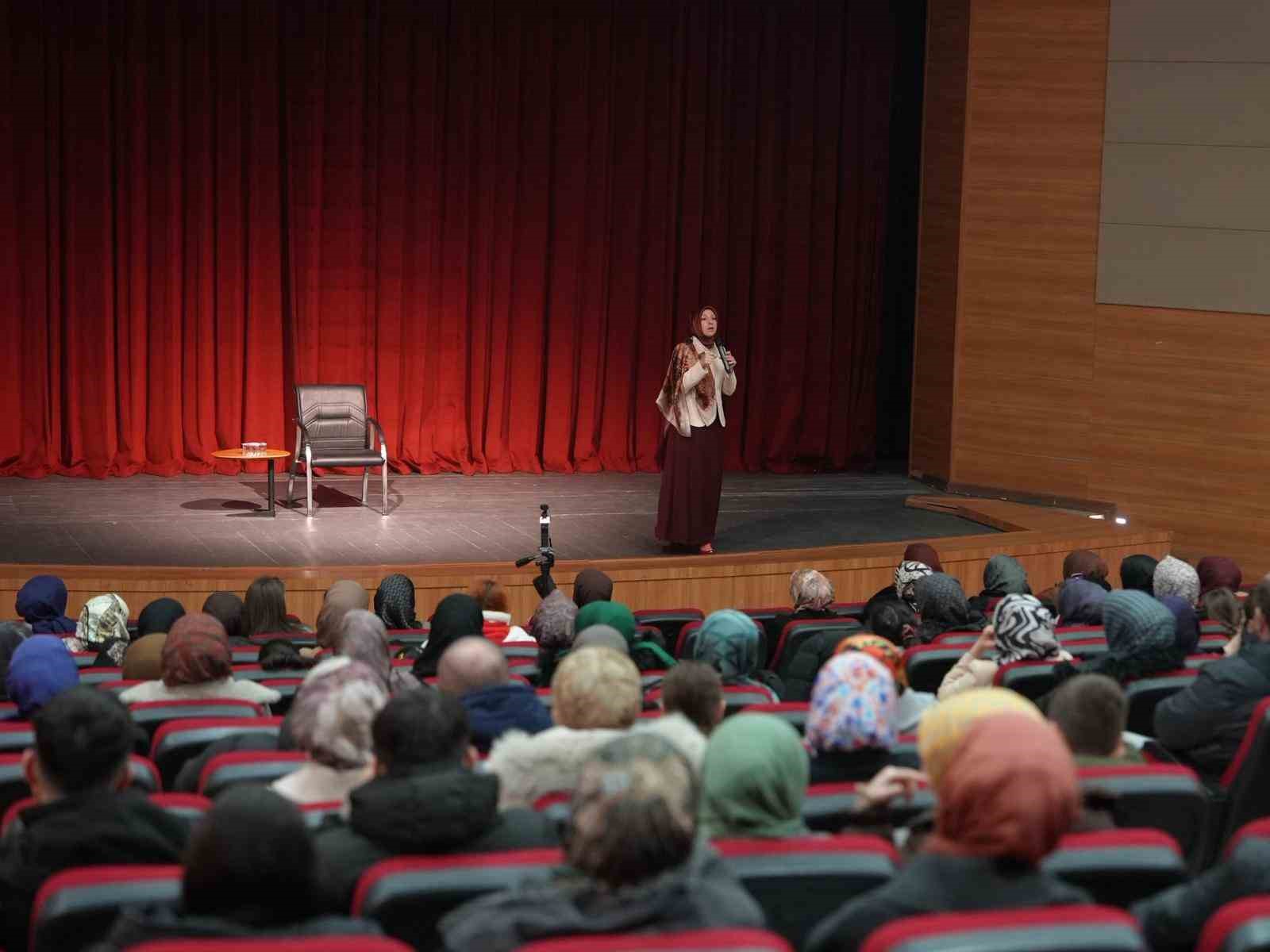 Merve Gülcemal Düzcelilerle buluştu
