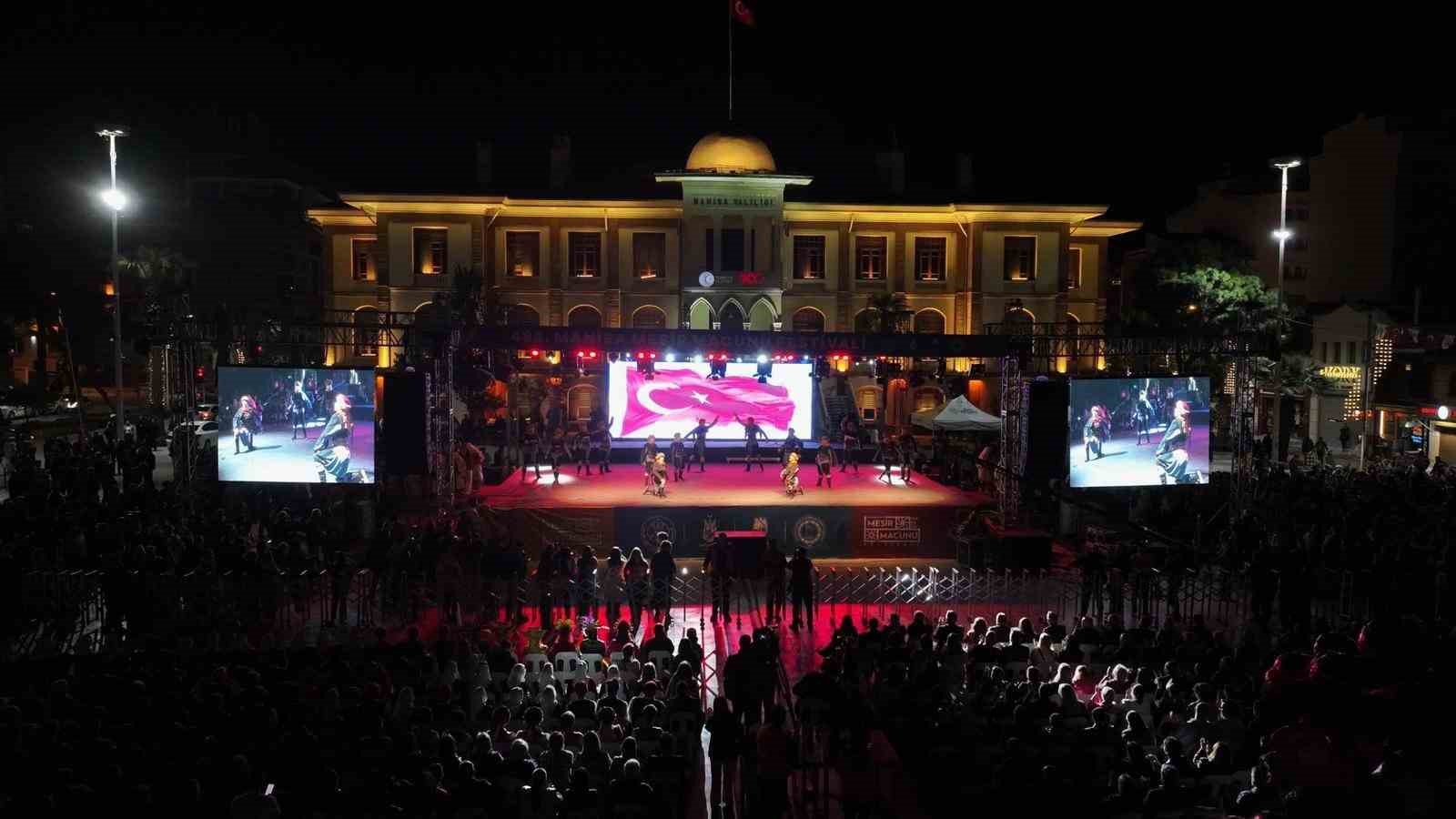 Mesir coşkusu sokaklara taştı
