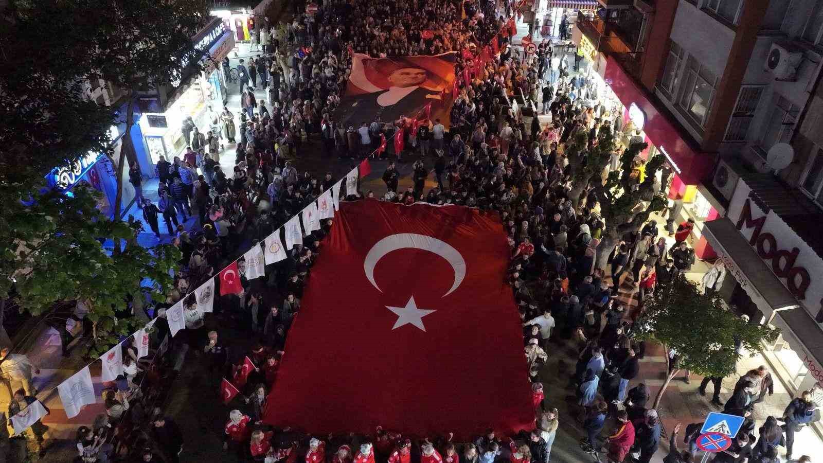 Mesir Fener Alayı şölene dönüştü
