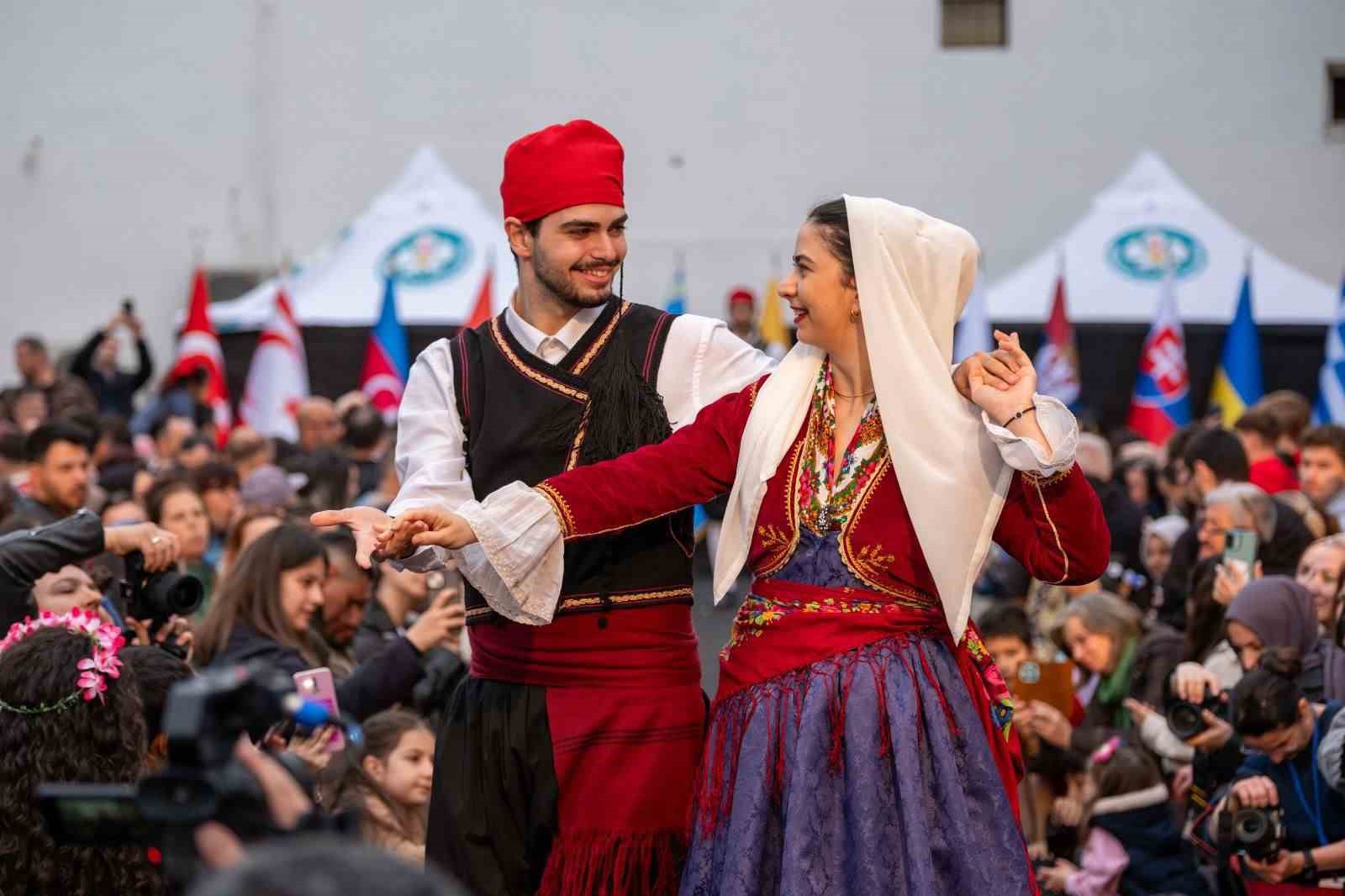 Mesir Festivali’nde kültürlerin zarafeti podyuma taşındı
