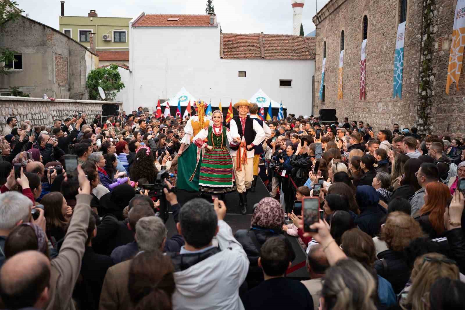 Mesir Festivali’nde kültürlerin zarafeti podyuma taşındı
