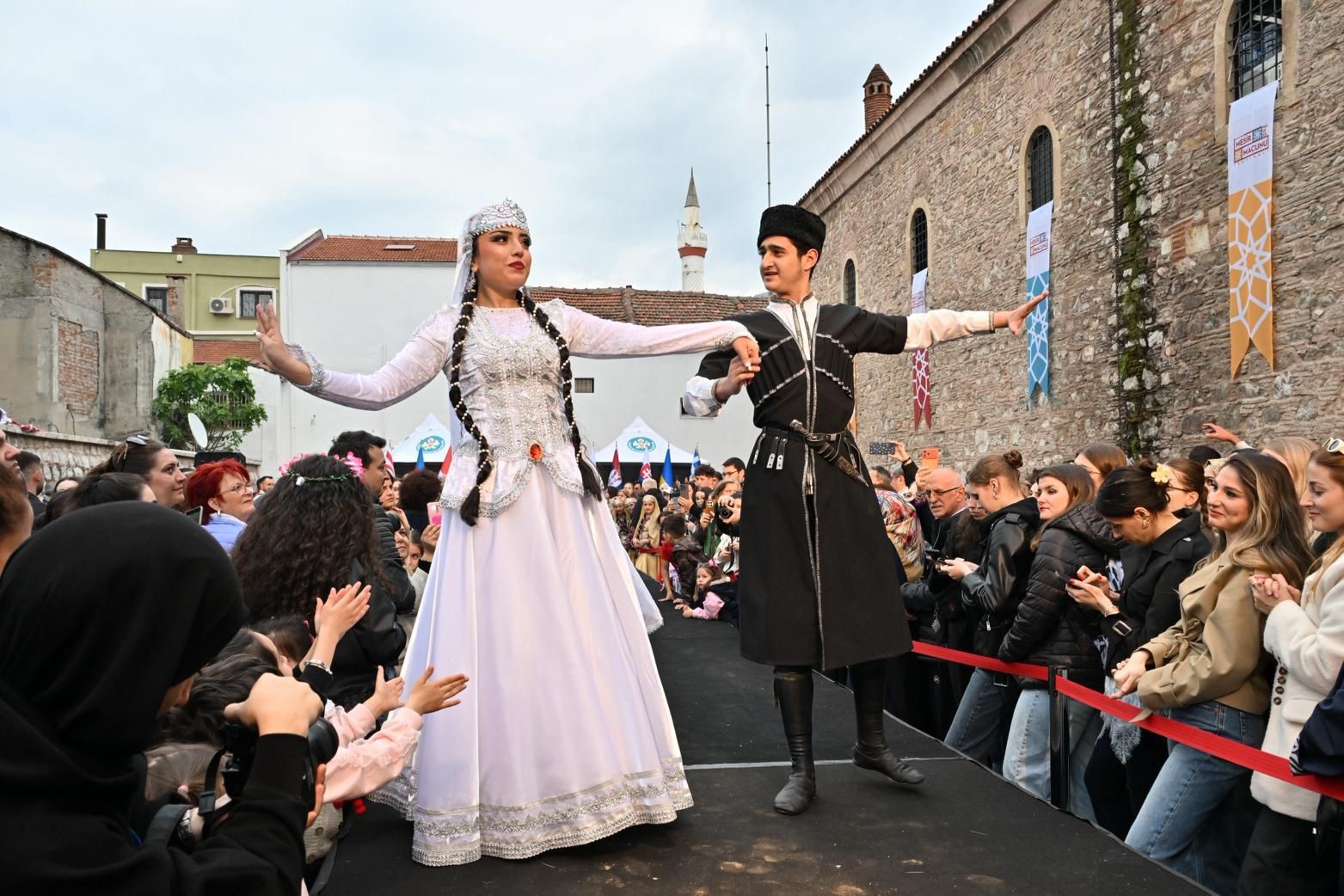 Mesir Festivali’nde kültürlerin zarafeti podyuma taşındı
