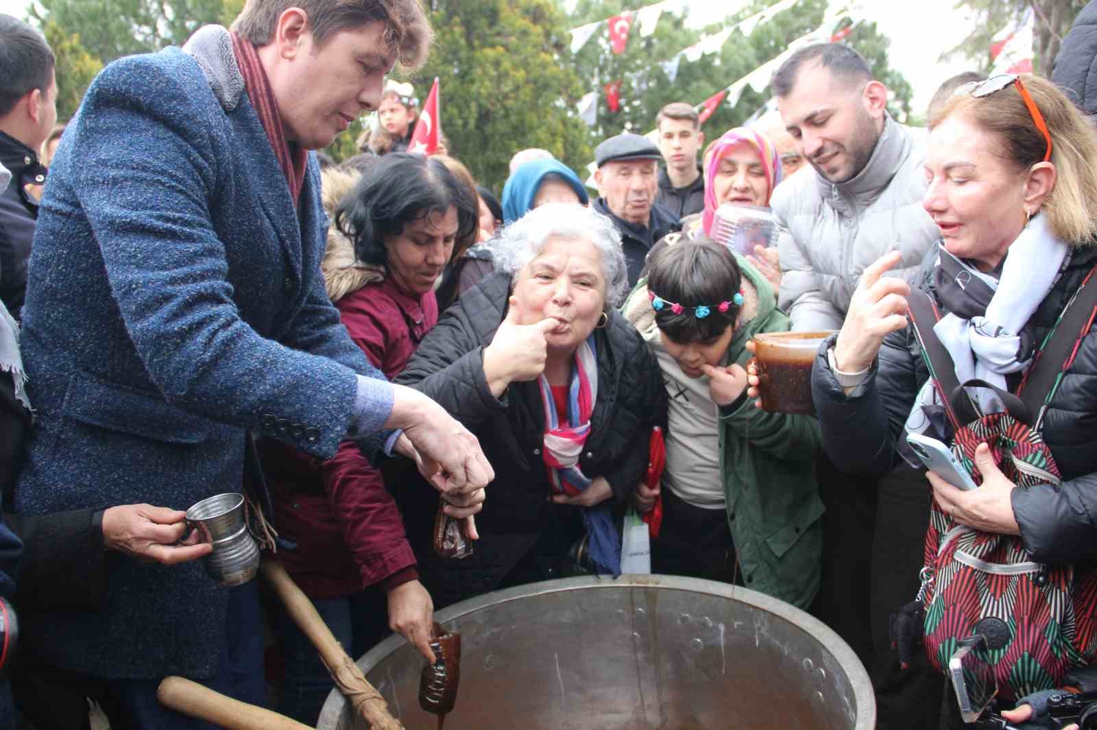 Mesir Macunundan alabilmek için kazanın içine girdiler

