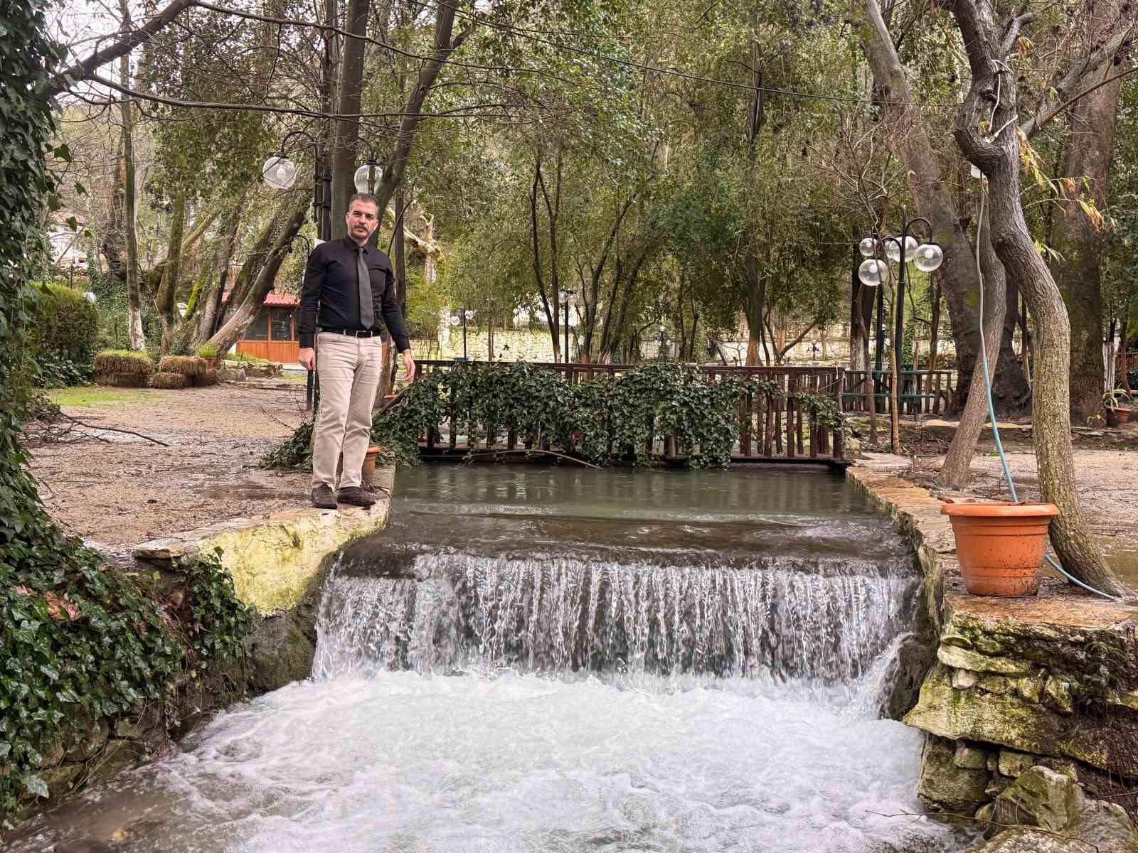 Mesire alanının kuruyan kaynağı tekrar canlandı

