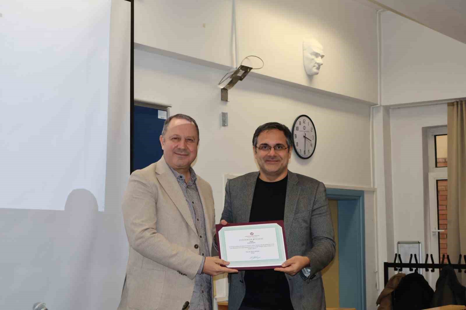 Mesleğin ustası öğrencilerle tecrübelerini paylaştı
Mesleğin ustası öğrencilerle tecrübelerini paylaştı