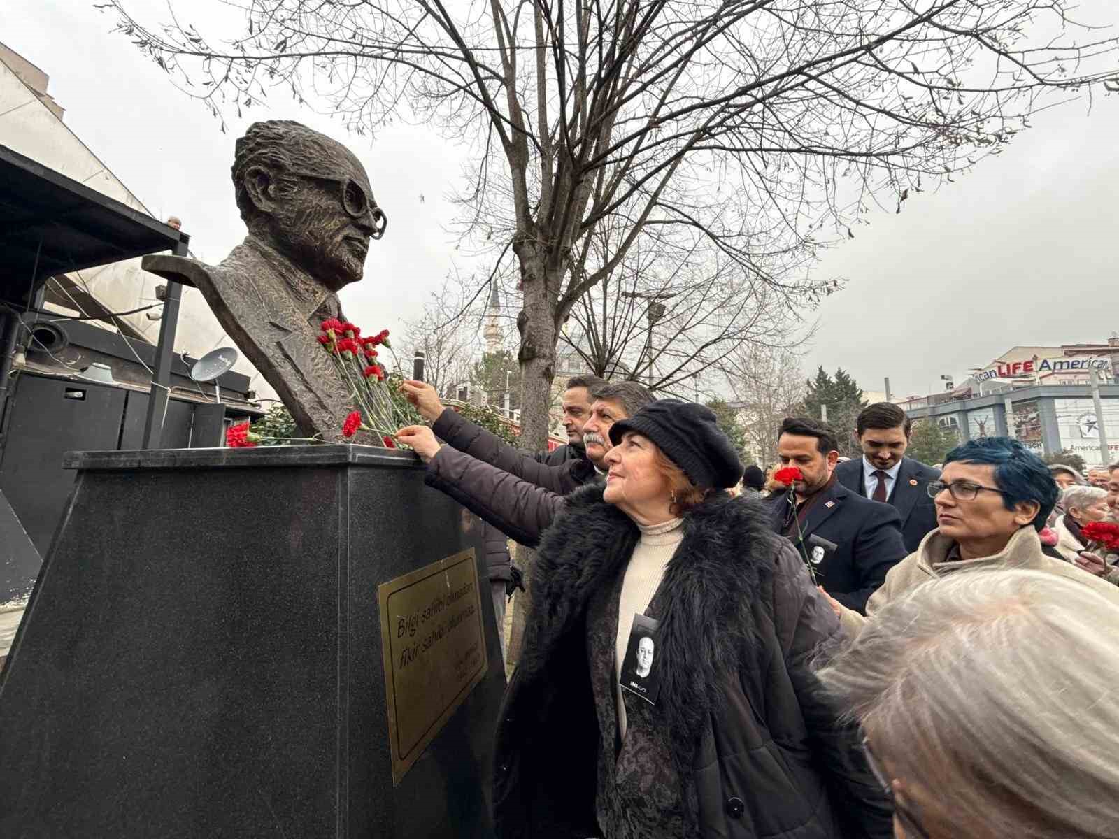 Meslektaşları Uğur Mumcu’yu ölümünün 33. yılında andı
