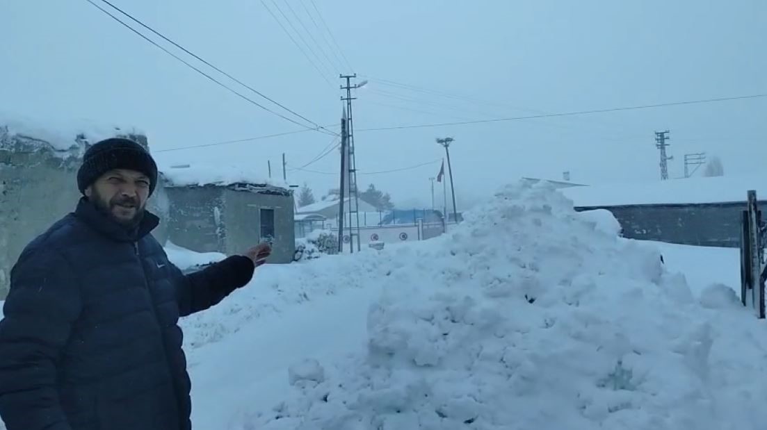 Meteoroloji’nin uyardığı kentte tipi etkili oldu, kar kalınlığı yer yer 3 metreyi buldu

