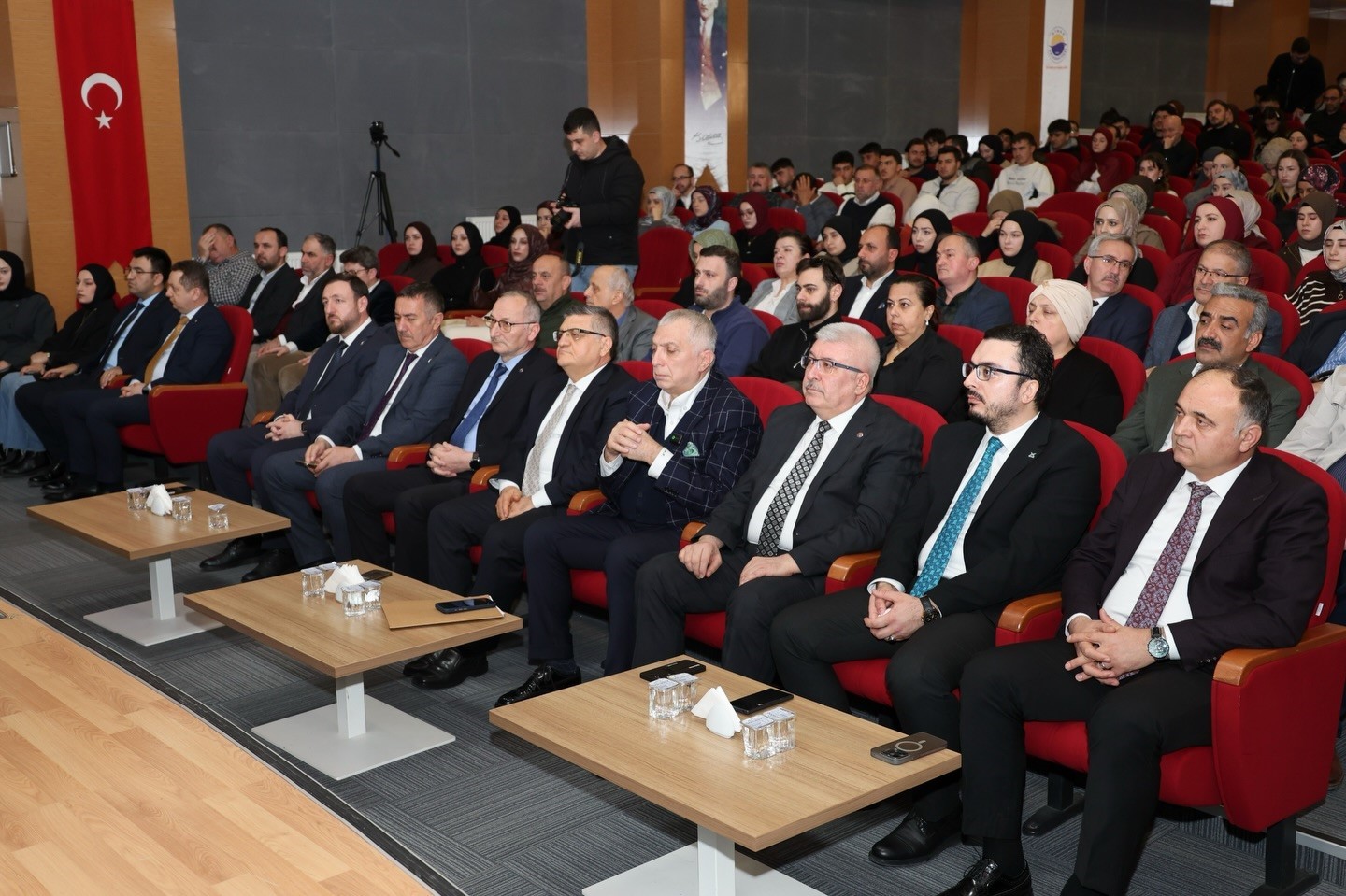 Metin Külünk: "Mesele, hak ile batıl mücadelesinde kimin nerede durduğudur"
