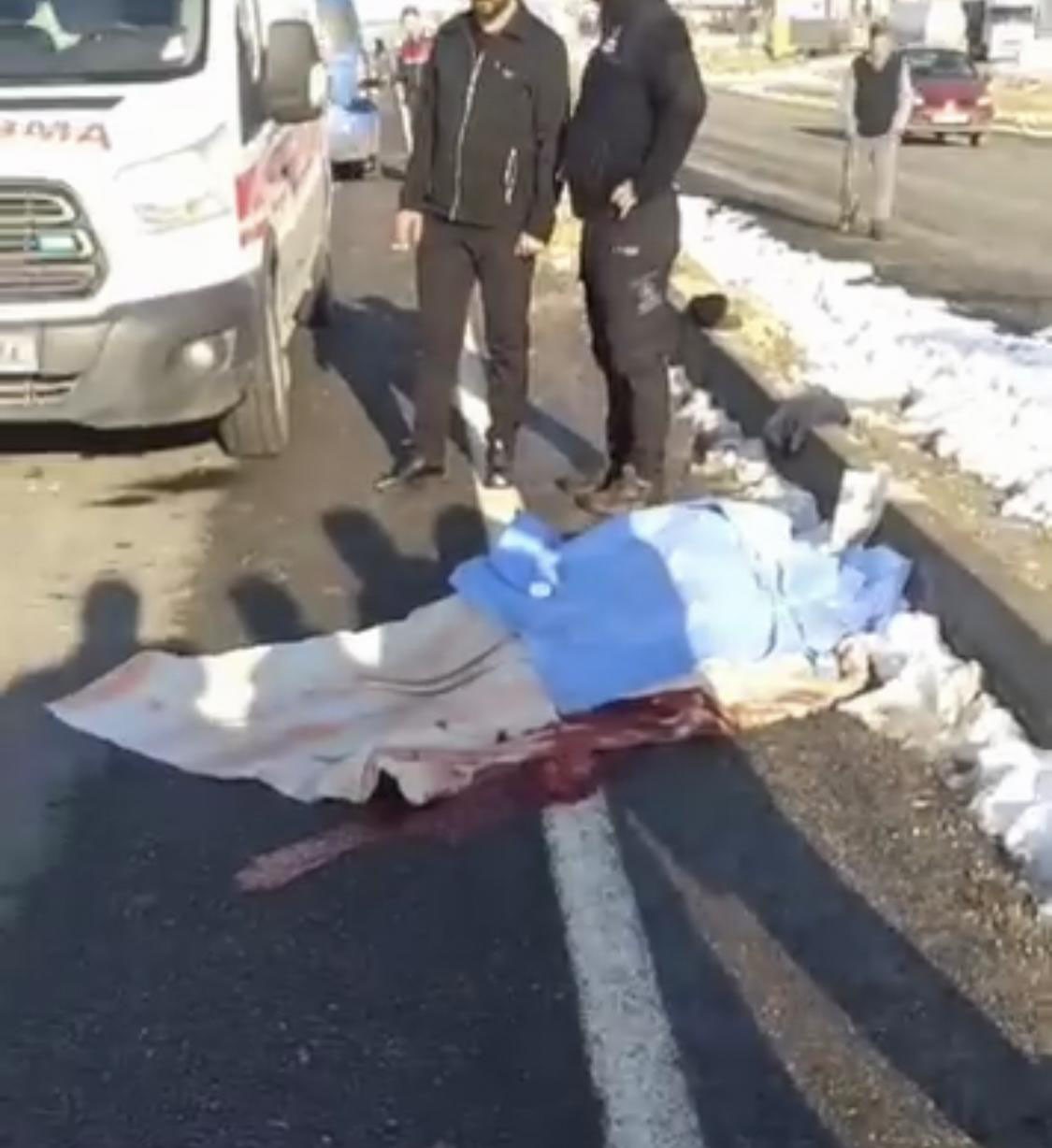 Metrelerce havaya fırlayan yaya hayatını kaybetti, kaza anı kameraya yansıdı
