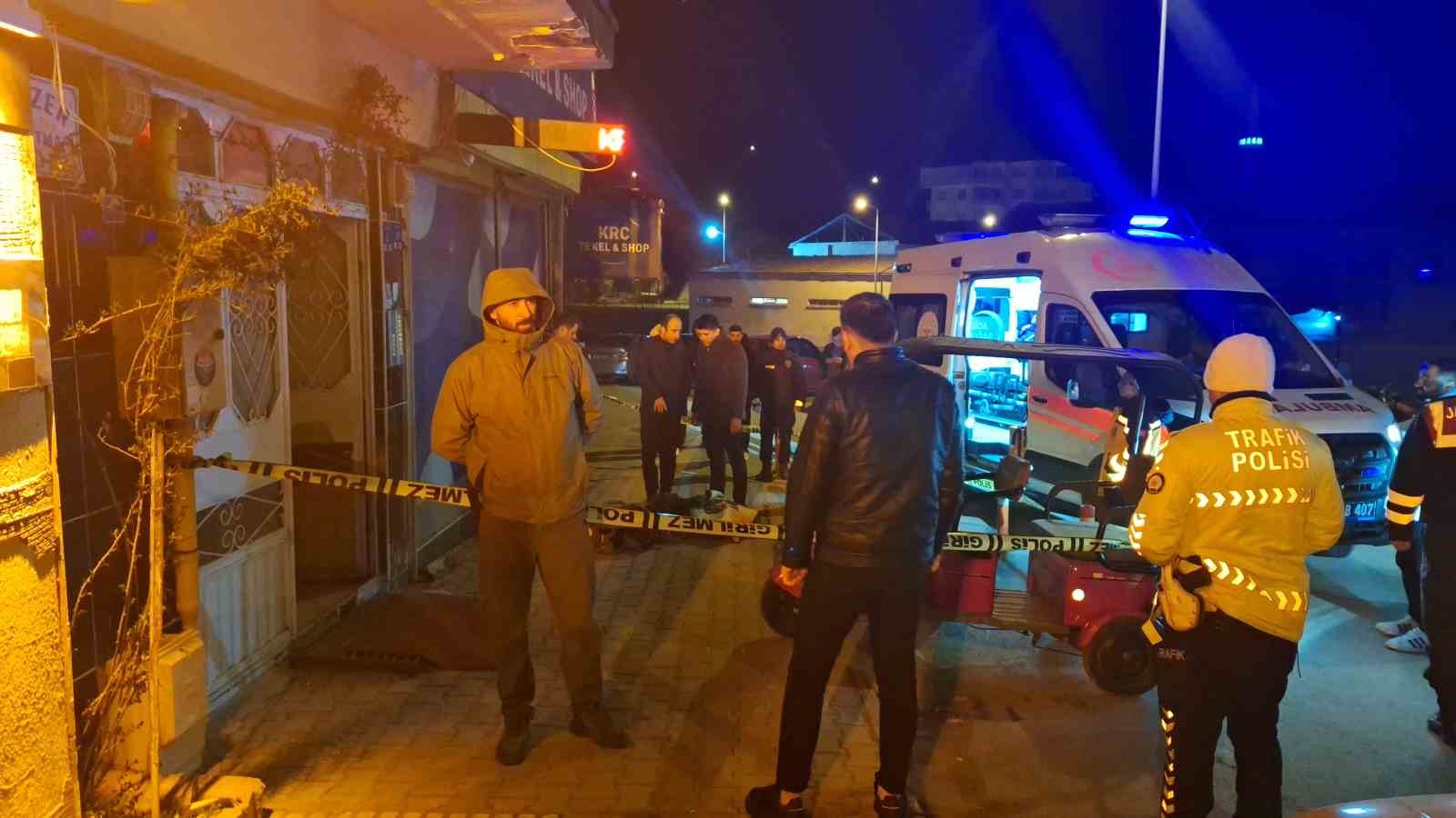 Metrelerce yükseklikten beton zemine düşen yaşlı adam hayatını kaybetti
