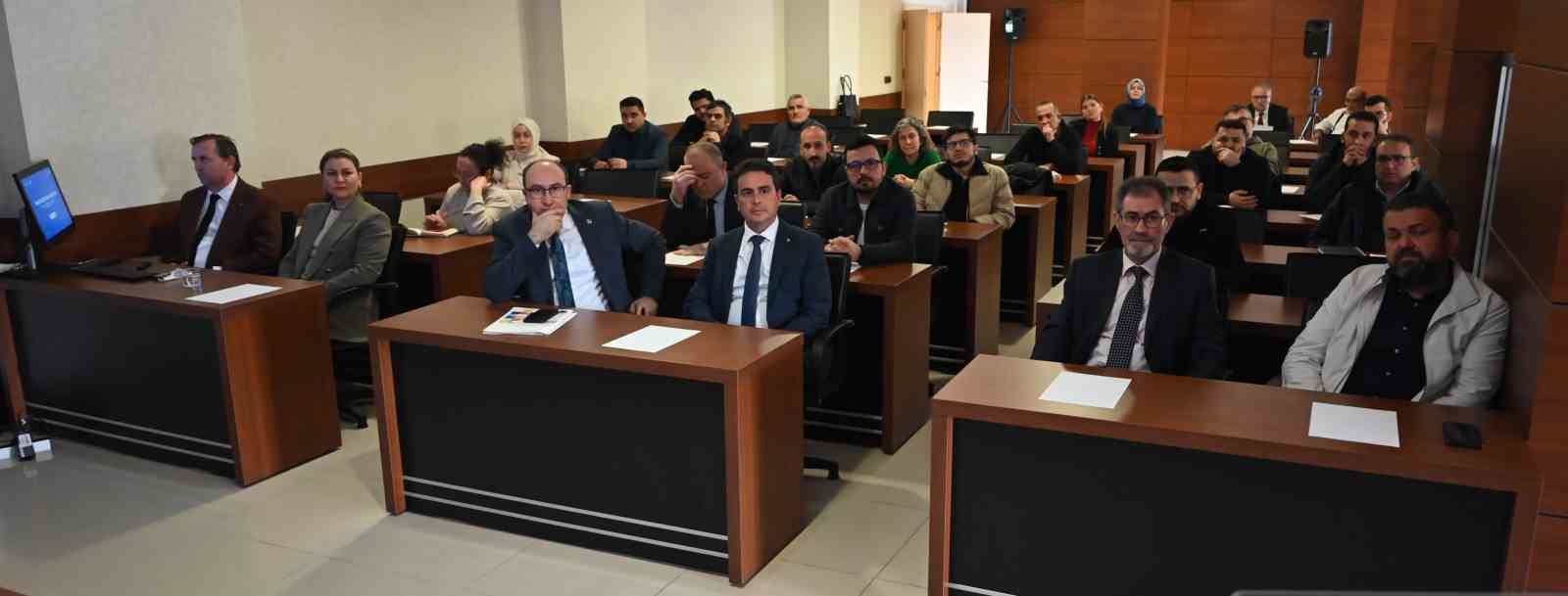 MEVKA, Yerel Kalkınma Hamlesi Teşvik Programı ve 2026 Yılı Sosyal Kapsayıcı Yeşil Geçiş Geri Ödemeli Finansman Desteği Programı’nı Karaman’da Tanıttı
