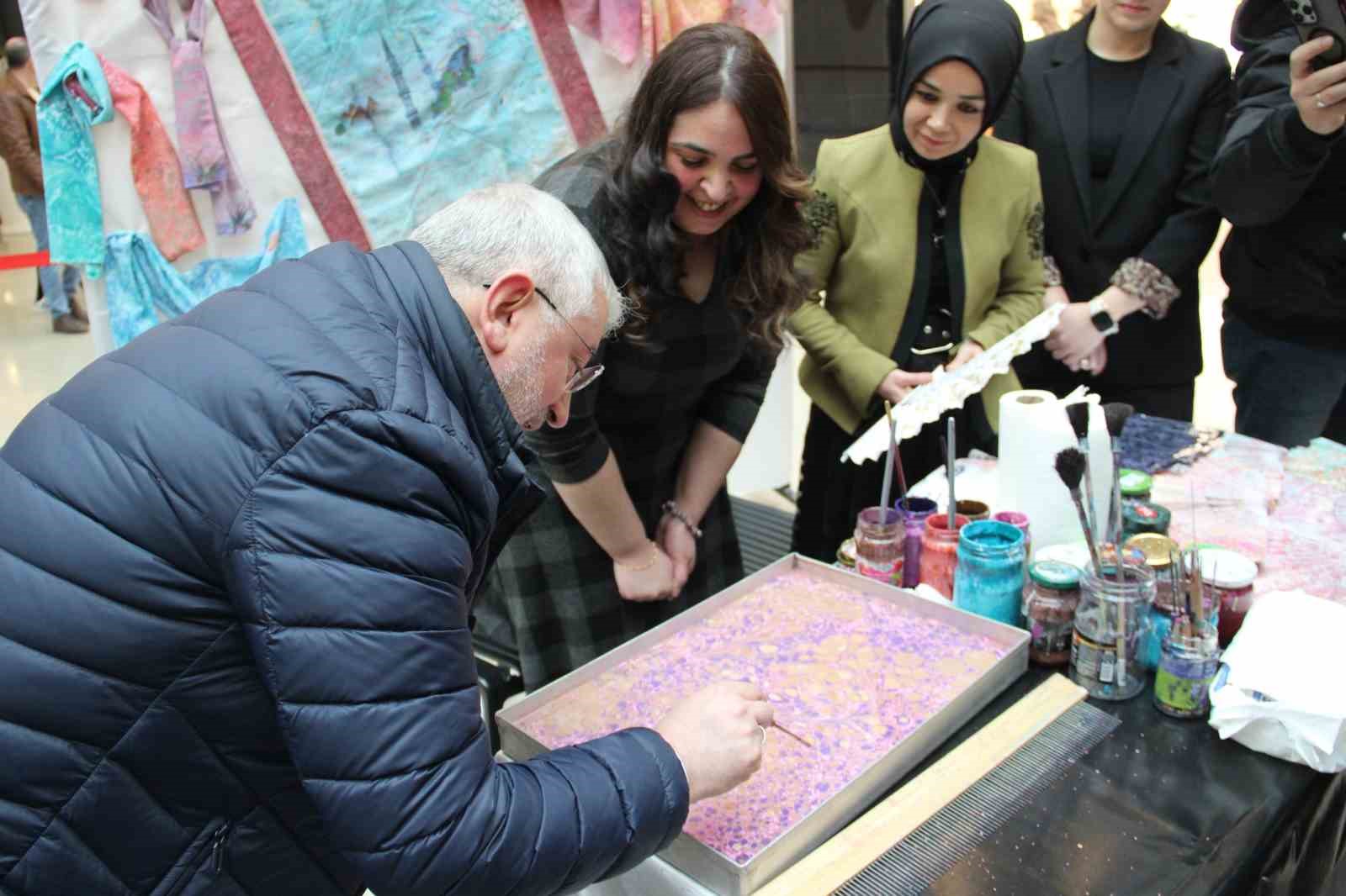 Mevlid-i Nebi’nin bin 500. yılına özel sergi büyük ilgi gördü
Mevlid-i Nebi’nin bin 500. yılına özel sergi büyük ilgi gördü