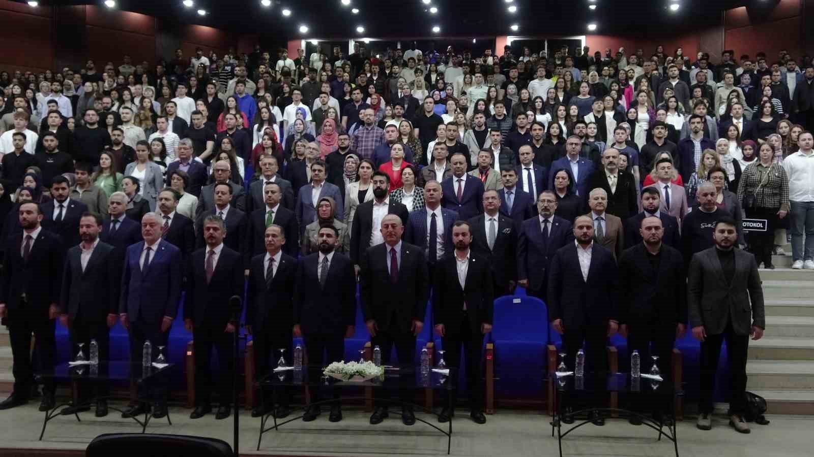 Mevlüt Çavuşoğlu, "Müslüman ülkelere karşı kurulan ittifaklara biz de boş durmuyoruz"
