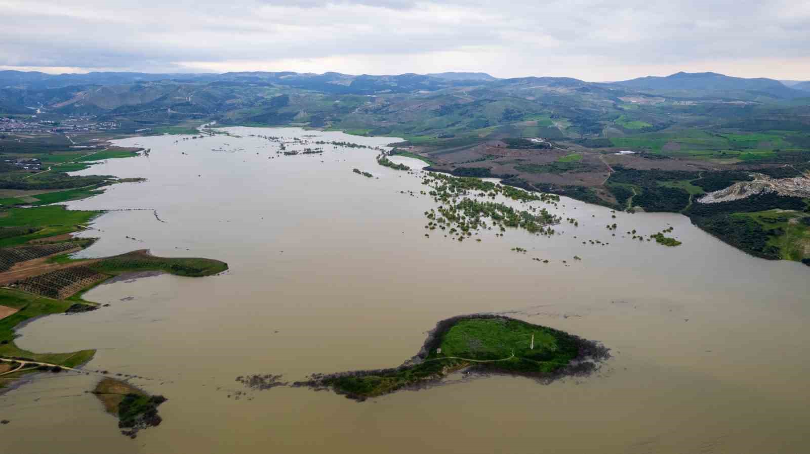 Mevsim normallerinin üzerindeki yağışlar balıkçılara umut oldu
